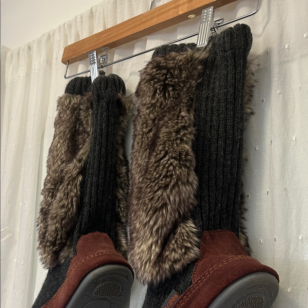 Acorn Slouch Boot/Slipper Women’s 5-6 Black/Brown Faux Fur Trim Loungewear - Picture 3 of 14
